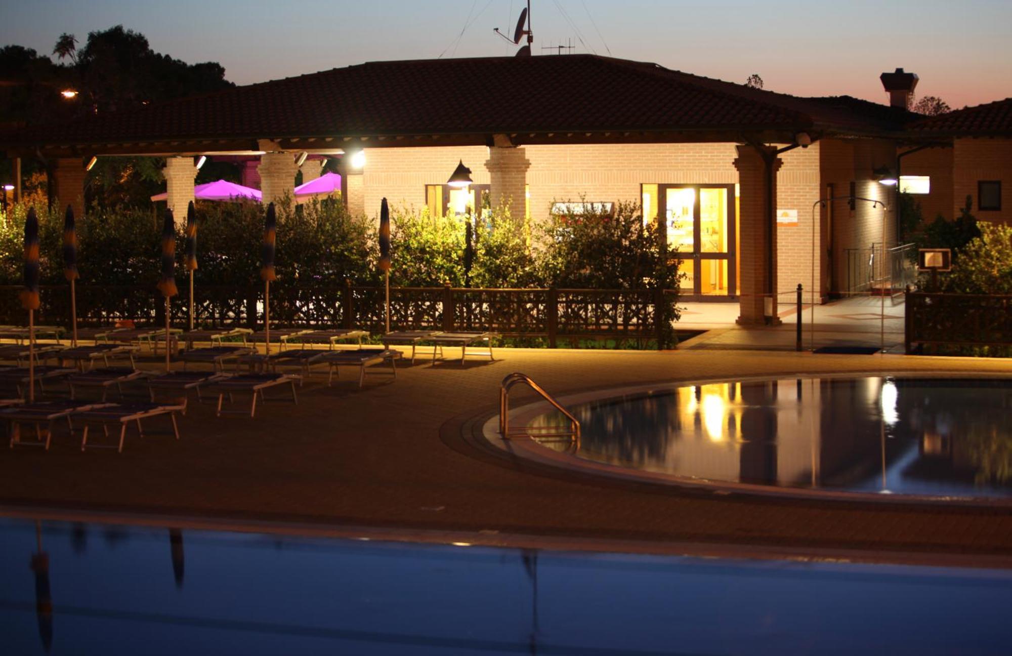 Villaggio Il Girasole Follonica Exterior foto